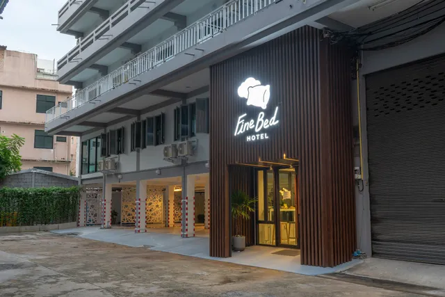 Fine Bed Hotel