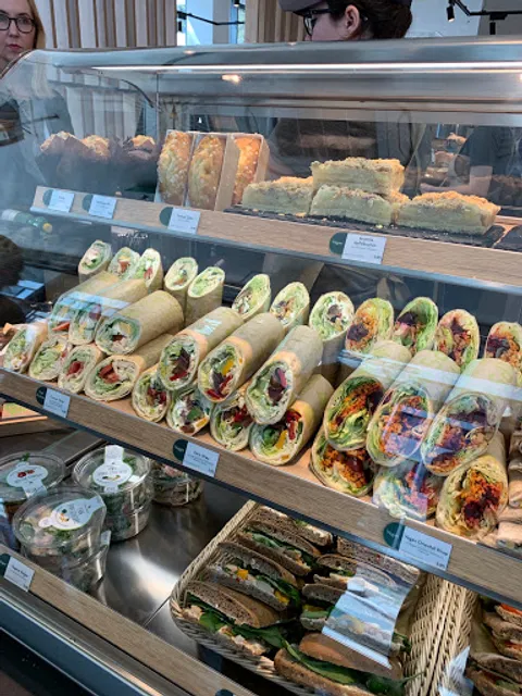 dean&david | Bowls, Salate, Curries & Snacks im Erste Campus Wien