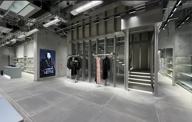 BALENCIAGA Ginza Store