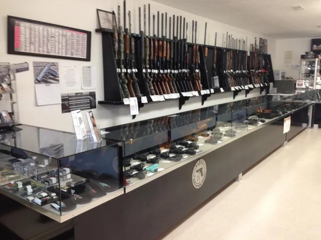 E Z Money Pawn & Gun