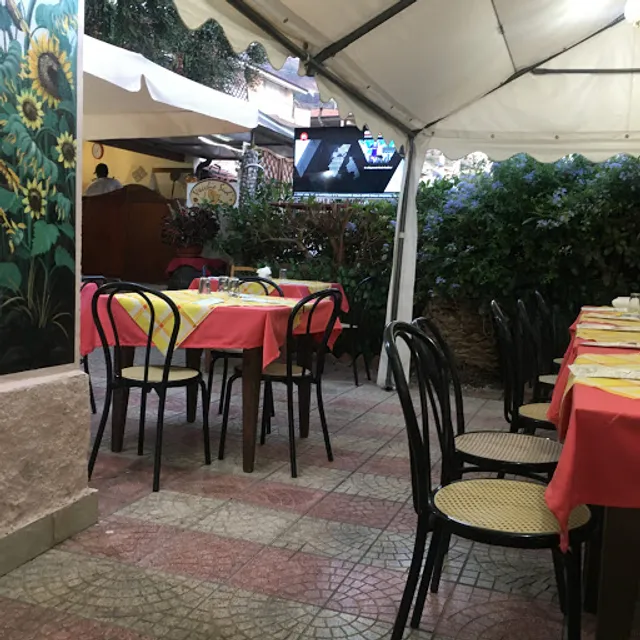 On The Road Bar Gelateria Tabacchi Pizzeria