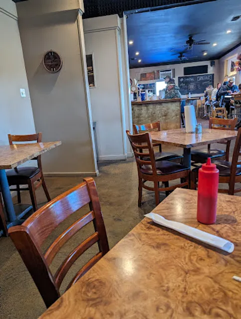 South Main Bar & Grill