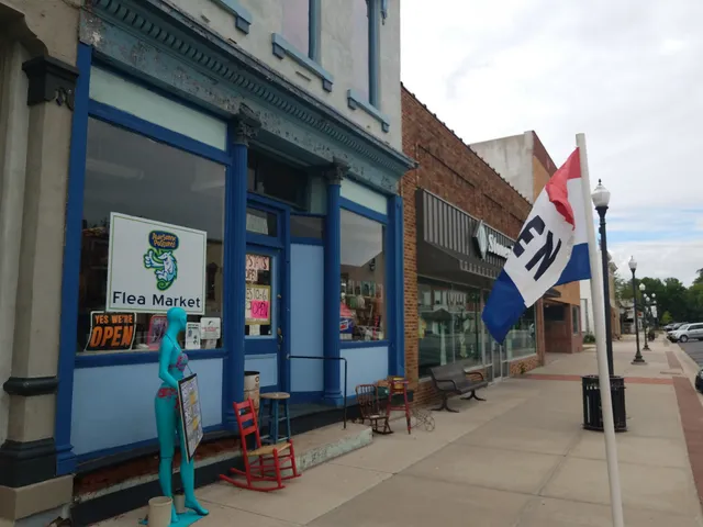 Awesome Possum Flea Market