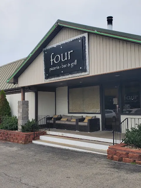 Four Pizzeria Bar and Grill