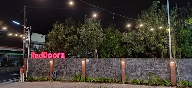 RedDoorz Syariah @ Raya Punten Batu