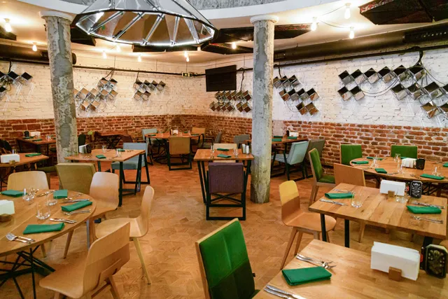 Cosmos Restaurant / Космос