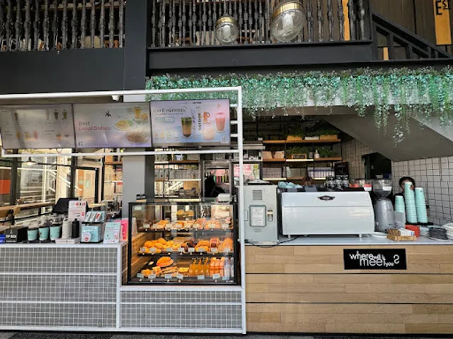 THE COFFEE CLUB - Boat Avenue