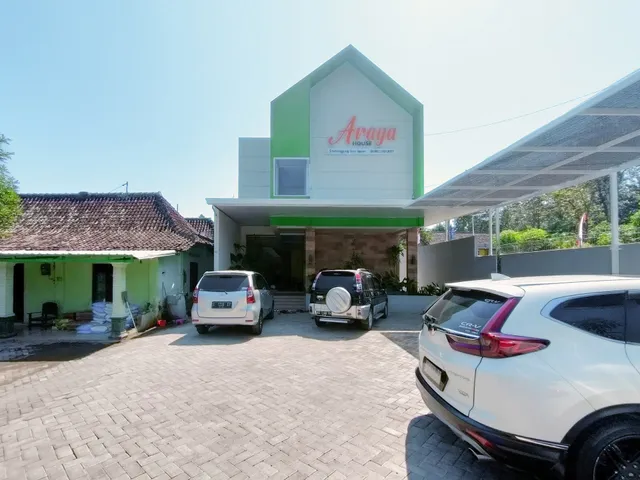 RedDoorz @ Araya House Ngawi