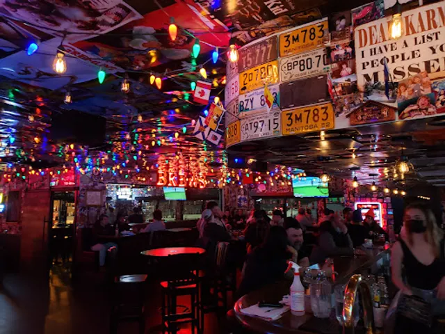 Leopold's Tavern Winnipeg - Henderson