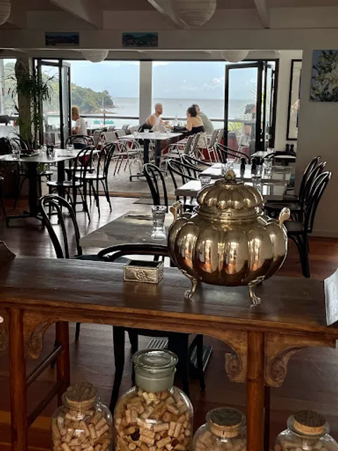 Vino Vino Restaurant & Bar