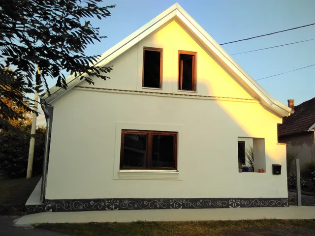 Baranja Alternativa - House of LoVra