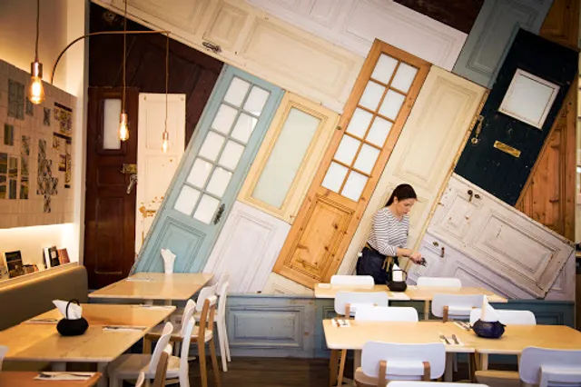 Hamburgueria Portuguesa by Farnel