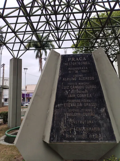 Praça Nestor Gomes
