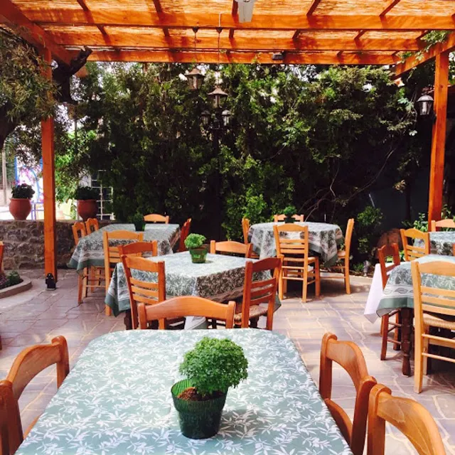 Anemomilos Restaurant