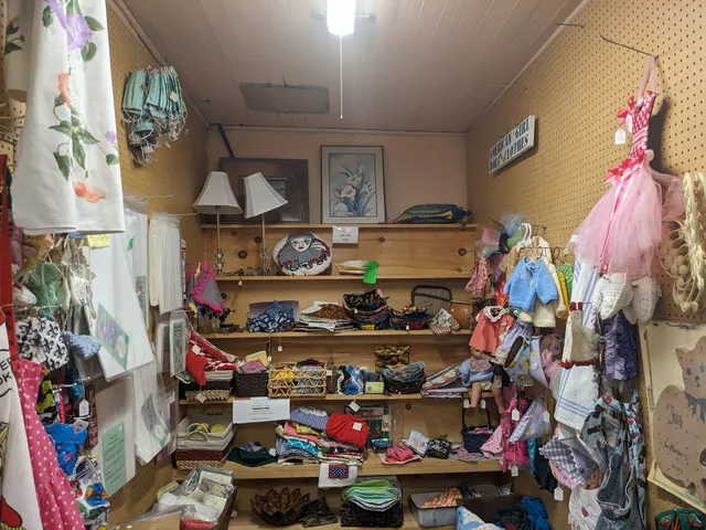 MBT This-That 'n Quilt Shop