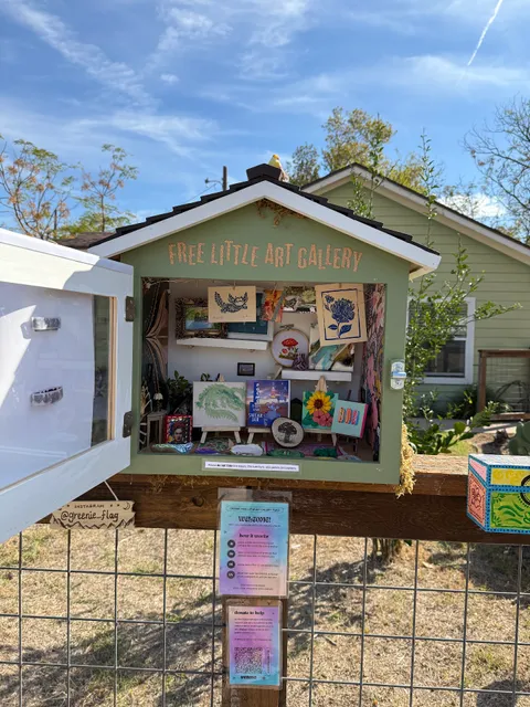 Greenie FLAG (free little art gallery)