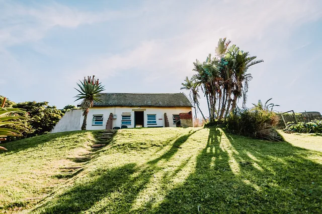 Coffee Shack Backpackers & Surf School