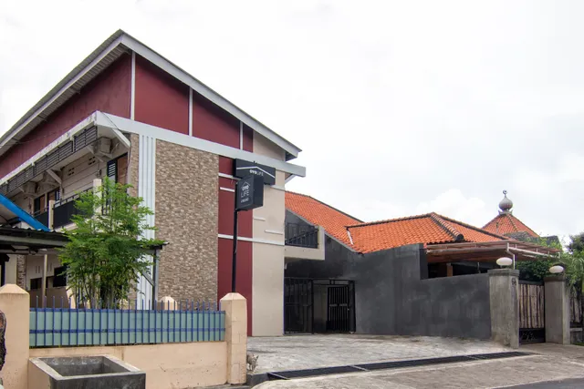 OYO Life 2116 Orshid House