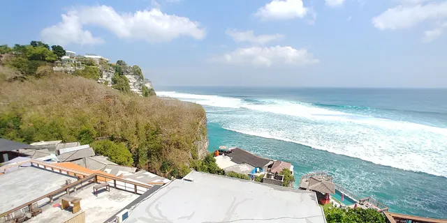 L.O.L Bar & Restaurant