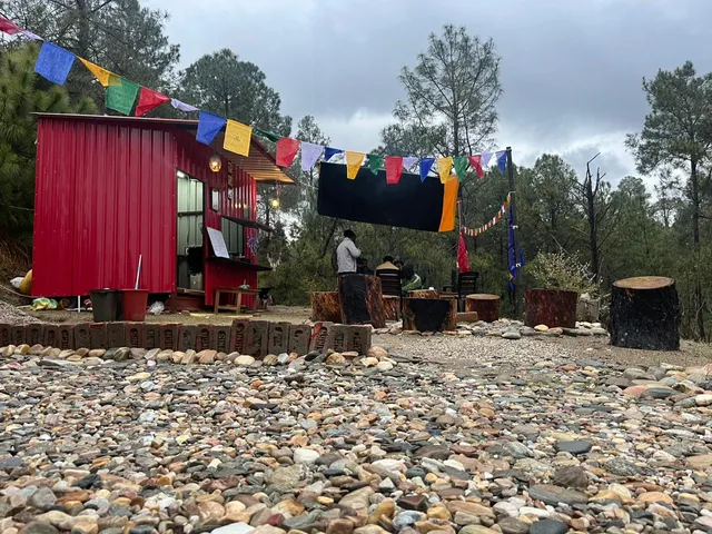 Rey's Cafe & Boutique