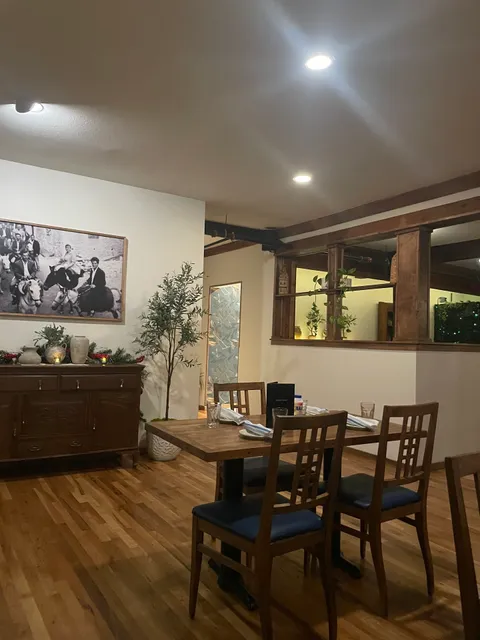 Tréla Greek Kitchen