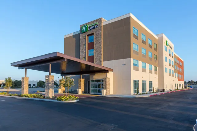 Holiday Inn Express Visalia - Sequoia Gateway Area by IHG