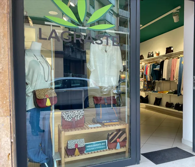 LAGRASTE CONCEPT STORE | Abbigliamento Donna Moda Etica e Sostenibile