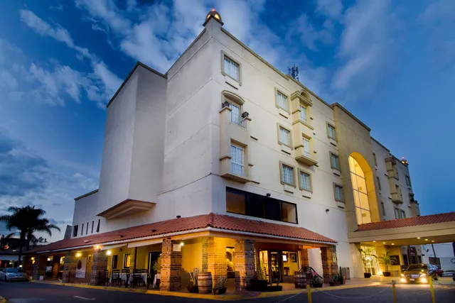 Hotel Suites Mexico Plaza Campestre