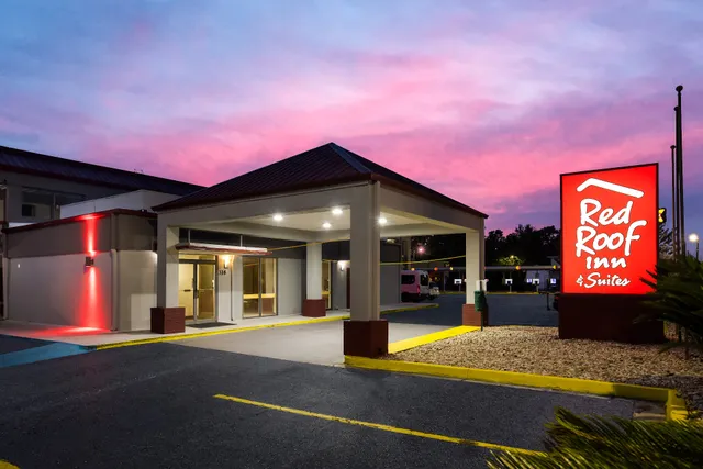 Red Roof Inn & Suites Statesboro - University