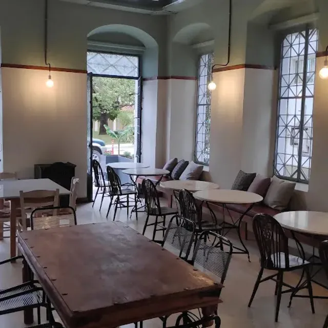 Εστιατόριο Τράπεζα