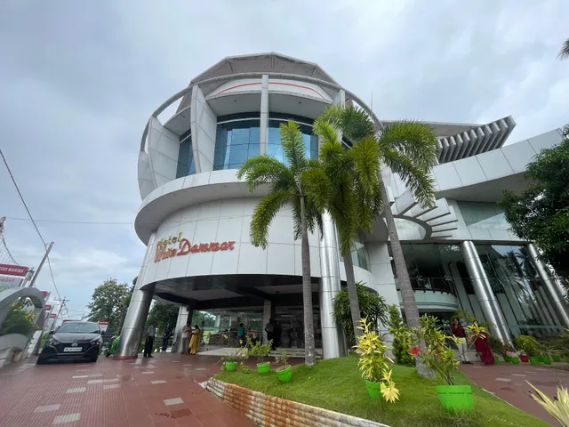 OYO 1982 Hotel White Dammar