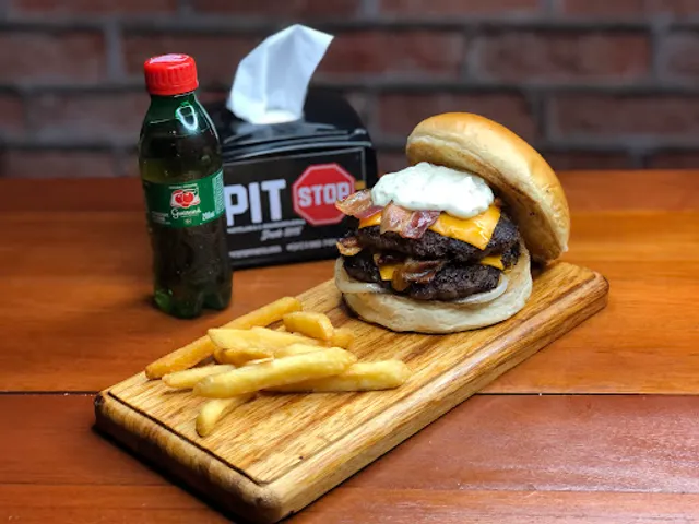 Na Tábua Pasteis e Burguers