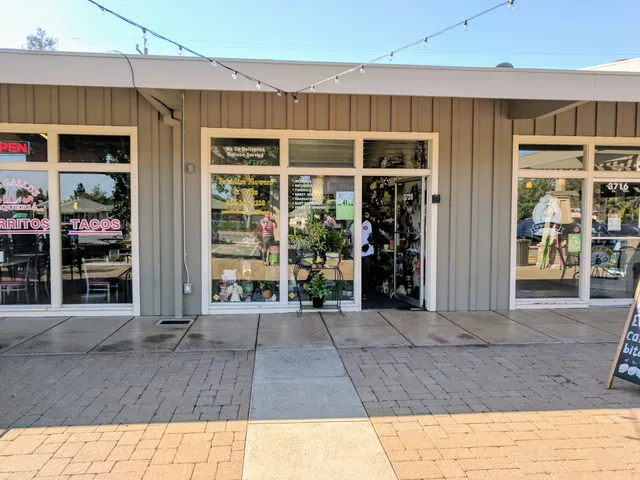 Paradise Flowers & Gifts