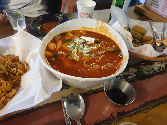 청담동말자싸롱