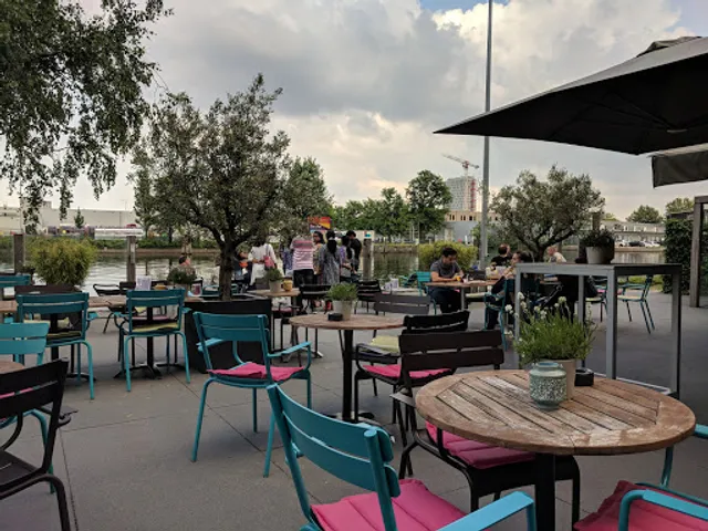 Floor Restaurant & Lounge