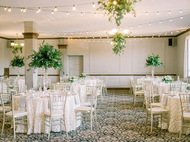 Bartz Viviano Flowers and Gifts