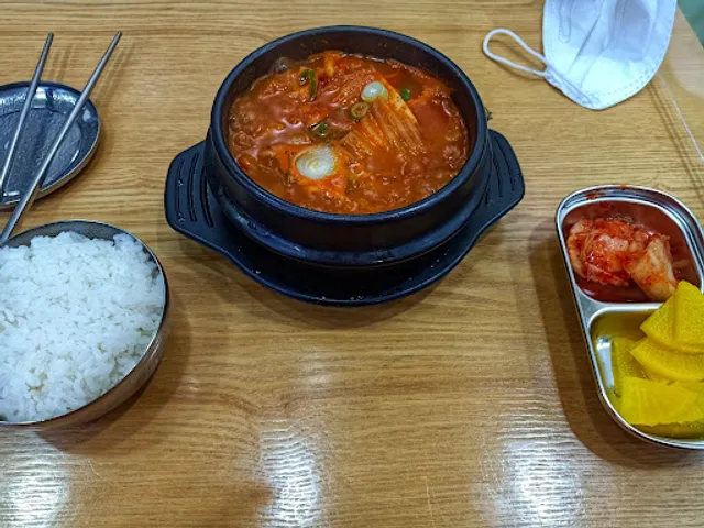 Tomato Gimbap Yeongjong Sky City Branch
