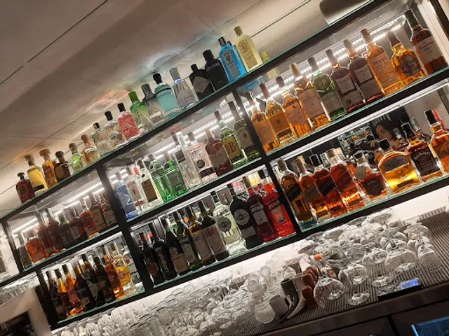 CONCRETO GASTRO & COCKTAIL BAR