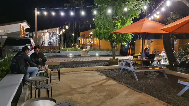 Sequoia Coffee And Space