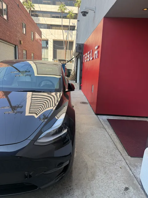 Tesla Service West Los Angeles-Santa Monica Blvd.