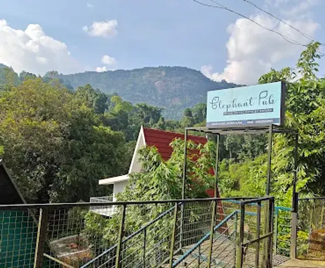 ELEPHANT PUB - River valley Huts by Antara