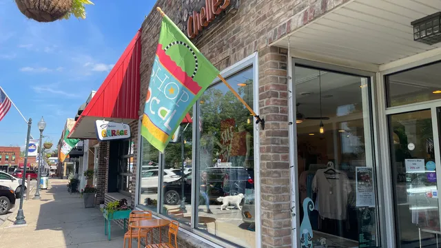 Chelle's Boutique & Garage