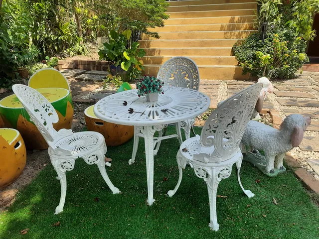 ร้านอาหารบ้านเอญ่า (Baan-Aaya Coffee and Restaurant)