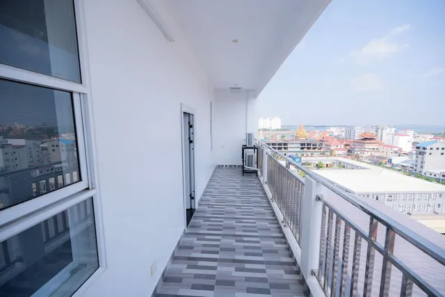 Bona Hotel (Hostel, Private Rooms, and Restaurant)