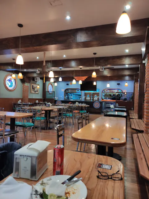 La Cabaña Social House