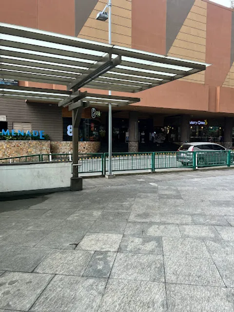 8Cuts Burgers Greenhills