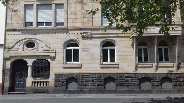 Green Residence Boutique Lofts & Villa am Park / ECO