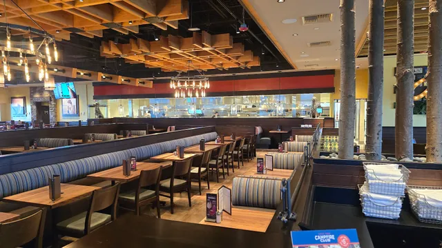 Lazy Dog Restaurant & Bar