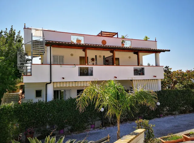 Graceland Rooms and Suites