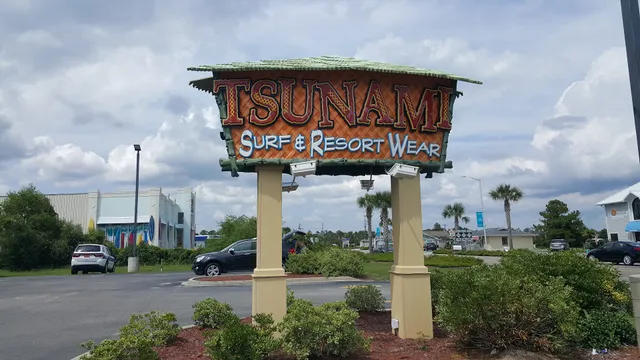 Tsunami Surf Shop No. 4